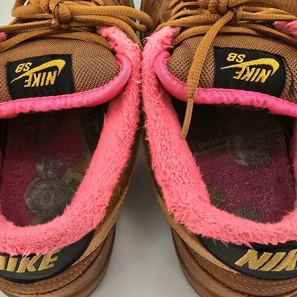 2007 Nike SB Premium Dunk Low Gibson Guitar Case Men's Size 9.5